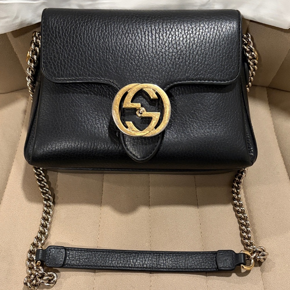 Gucci Crossbody Black Dollar Leather Interlocking GG Chain Bag